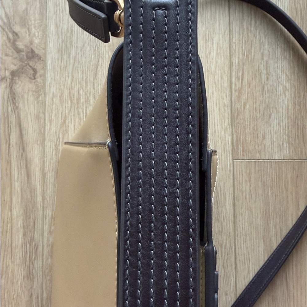 Tory Burch Small McGraw Snake Embossed Bucket Bag - Picture 6 of 6
